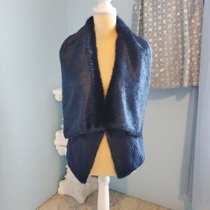 Steve Madden blue faux fur vest B83